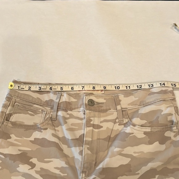 Levi’s 720 High Rise Super Skinny Crop Camo Jeans Size 29 - Picture 9 of 11